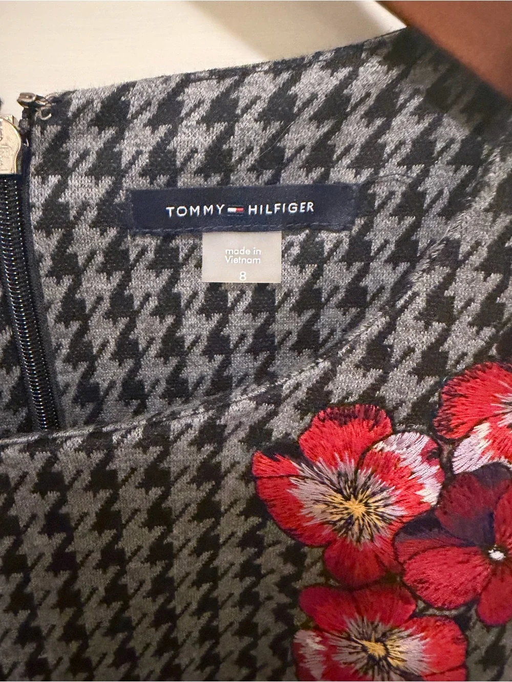 Tommy Hilfiger Sz 8 Houndstooth Sheath Dress with Red Floral Embroidery
